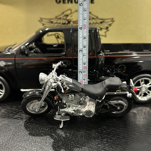 Harley-Davidson Limited Edition Collectable Model Ford F150 Truck & Fat Boy - Picture 11 of 13